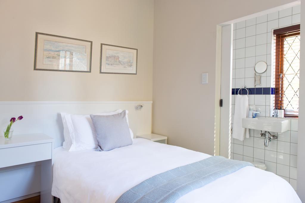 Knightsbury Guest House Kaapstad Buitenkant foto